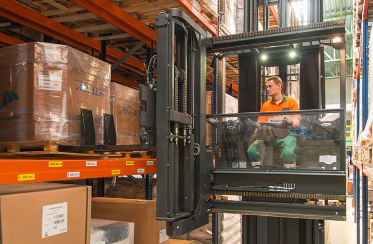 KOOI® ReachForks for DoubleDeep pallet Racking Meijer Handling Solutions